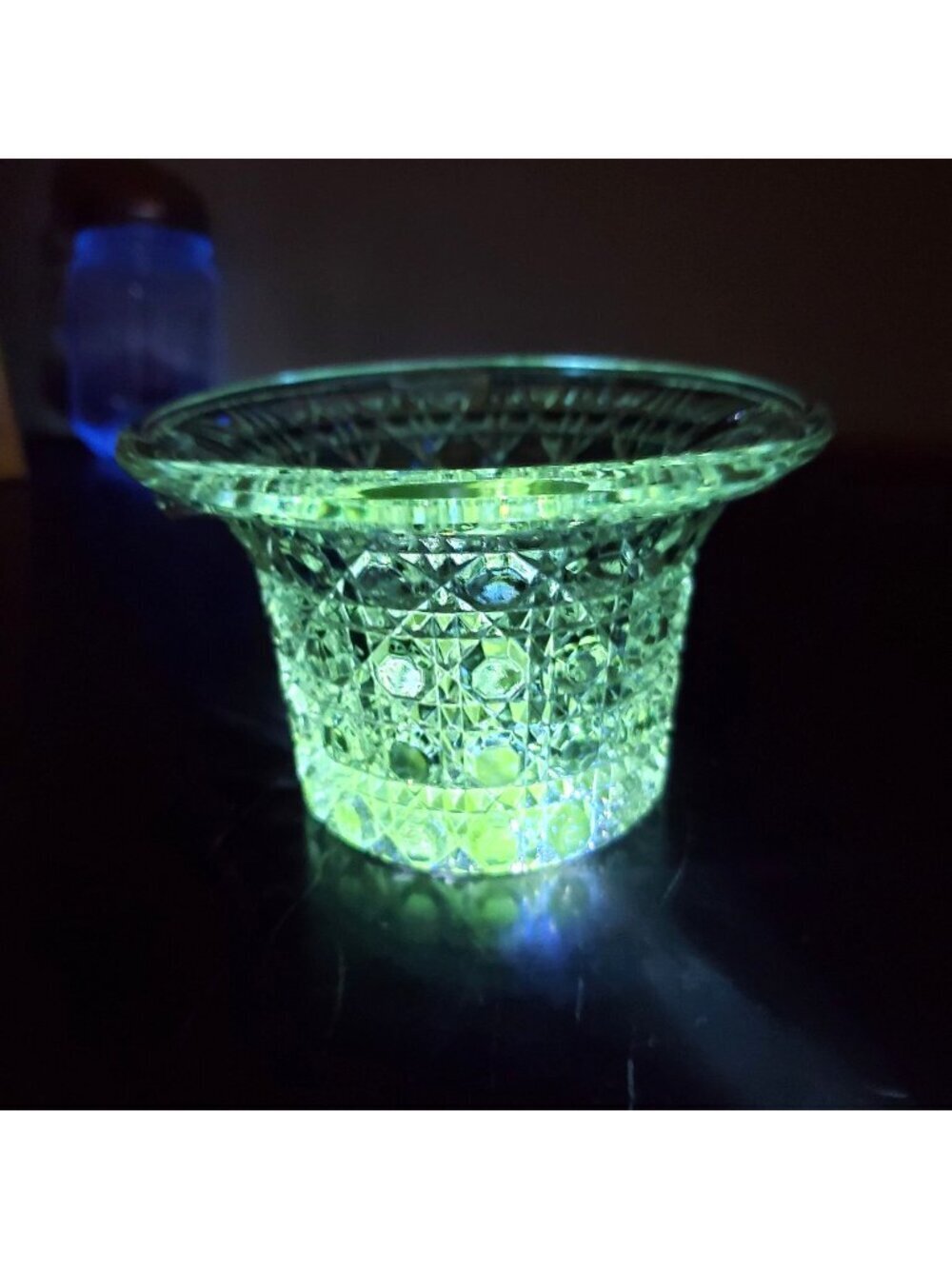 VTG GLOWS Avon Fostoria Exclusive Glass Basket 1970s GLOWS Missing handle - Picture 1 of 13